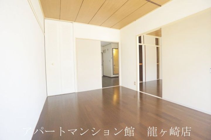 サンハイツ布川台の居間