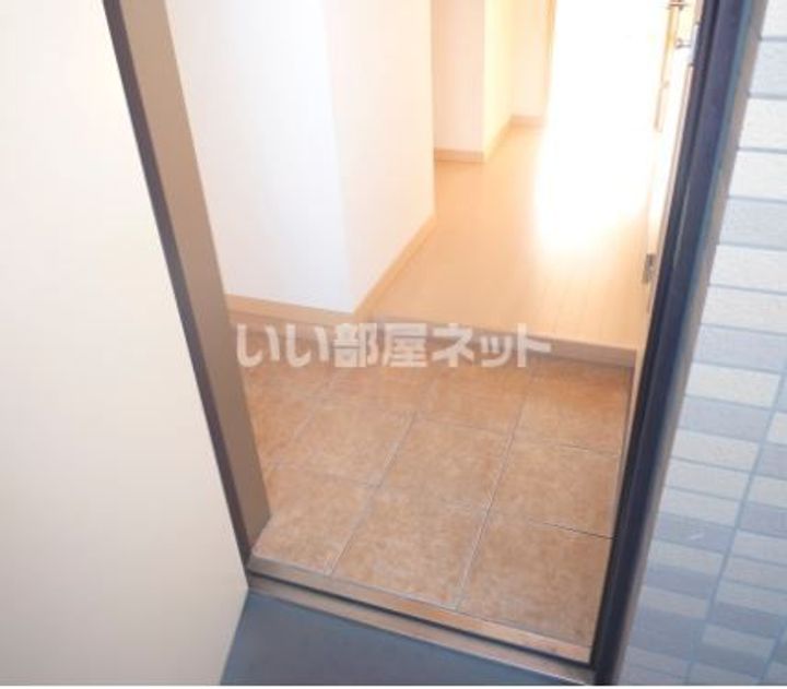 栃木県宇都宮市平松本町(マンション)の賃貸物件の玄関