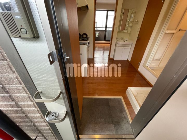 ベルウィング大泉の玄関