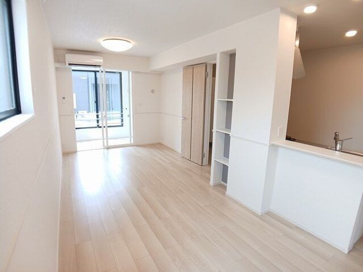 フレアルーチェ日ノ隈IIの居間