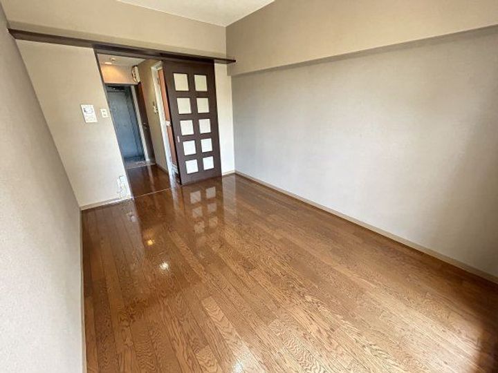 朝日プラザ上之園402号の居間