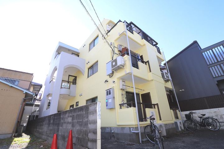 アーバン前川の外観