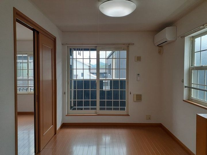 ドミール家久 Dの居間