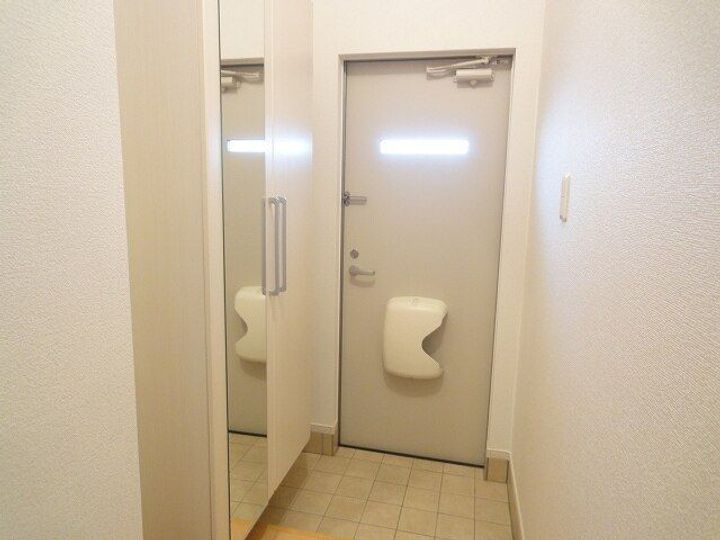 茨城県水戸市見川町(アパート)の賃貸物件の玄関