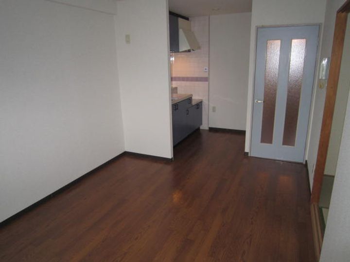 Hachibuse帝塚山の居間