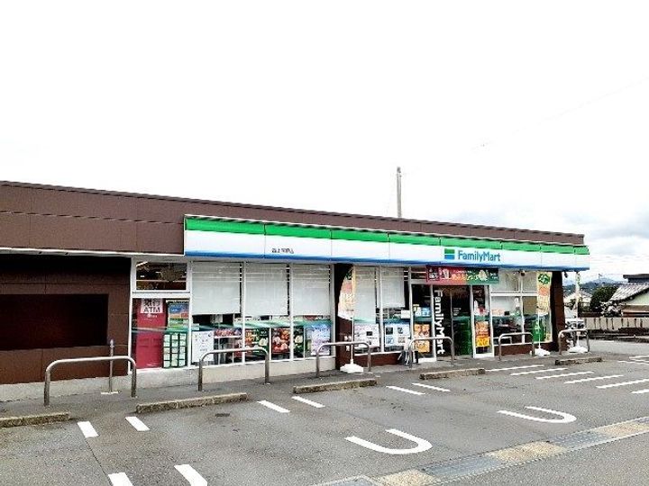 アルヴィータの周辺