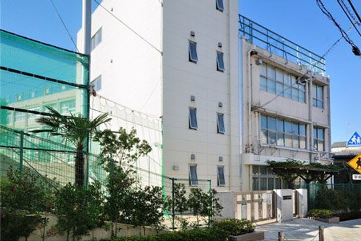 BLUMEN HAUSの周辺