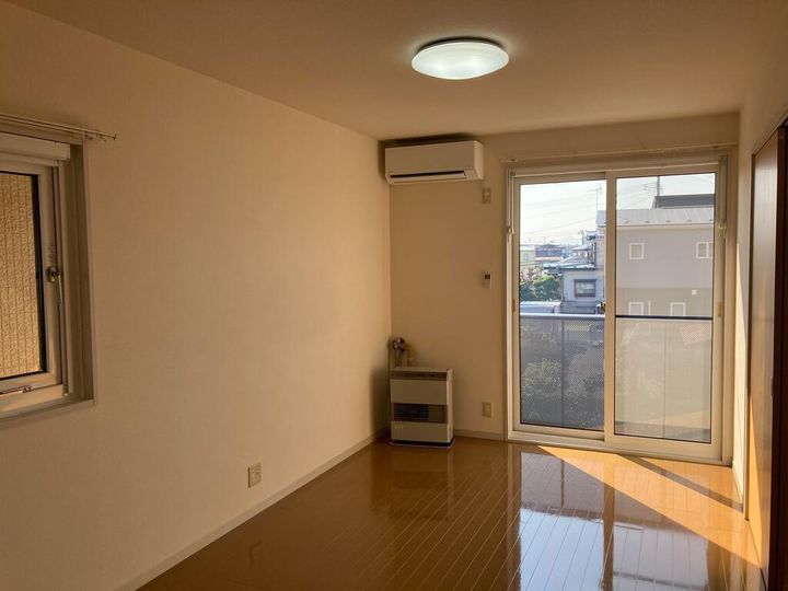 メゾンシャルムAの居間