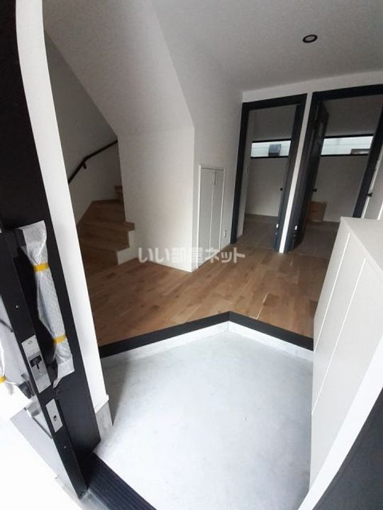 昭和町戸建の玄関