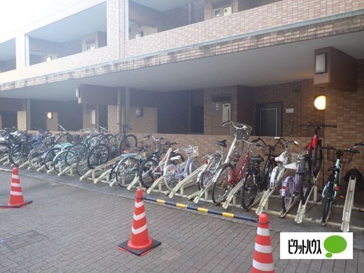 オーパスホームズ白山の地図