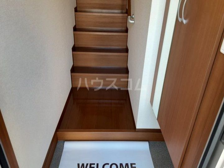 maison楓IIの玄関