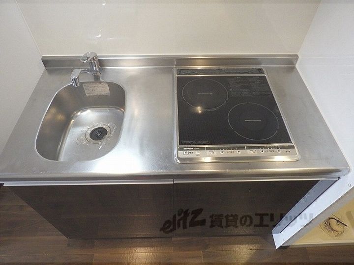 アリビオ立花2のキッチン