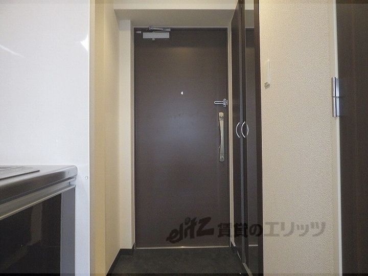 アリビオ立花2の玄関