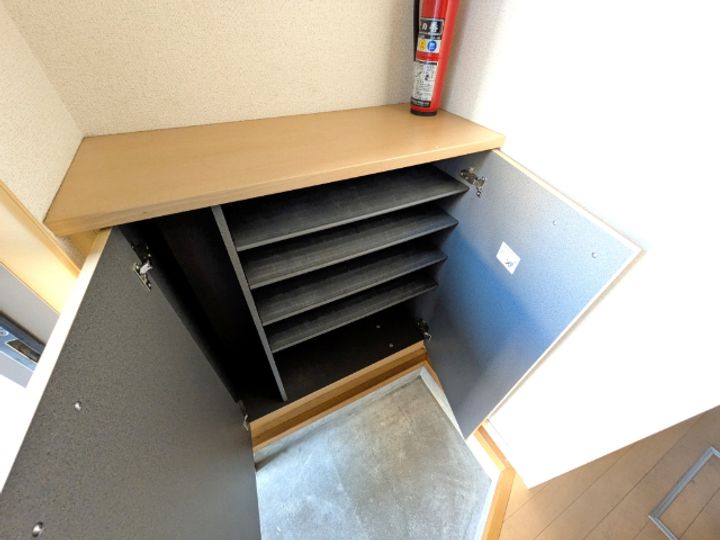 センチュリーIIの玄関