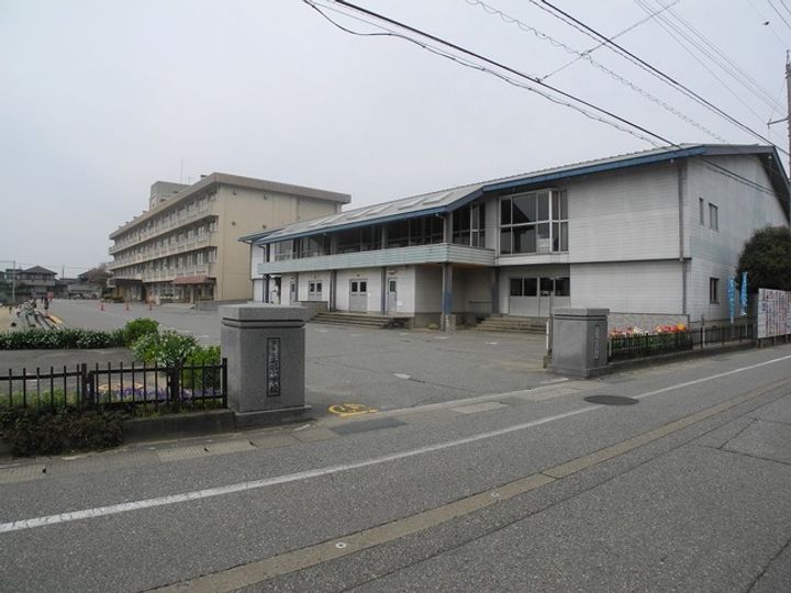 コーポ リベラルの周辺