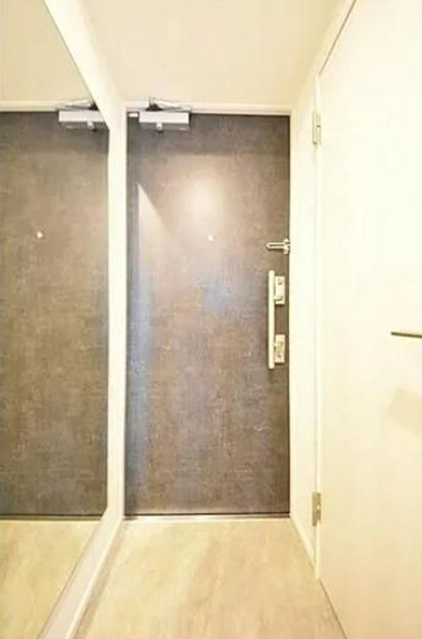東京都新宿区西新宿7(マンション)の賃貸物件の玄関