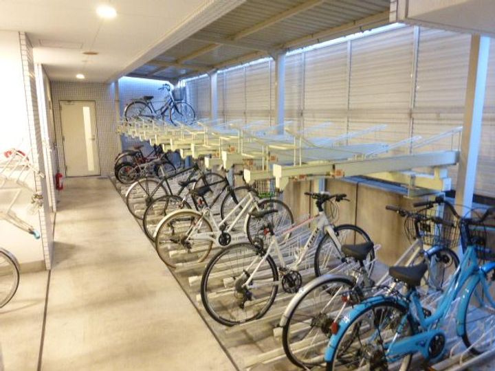 クレジデンス神谷町の地図