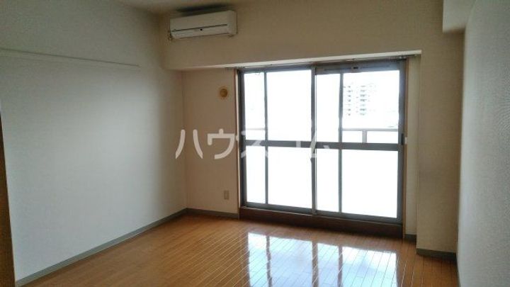 レジデンス新瀬戸の居間