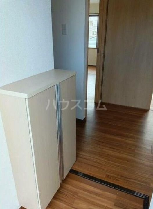 海老澤マンションの玄関