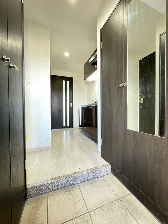 エイトバレー横川リバーフロントの玄関