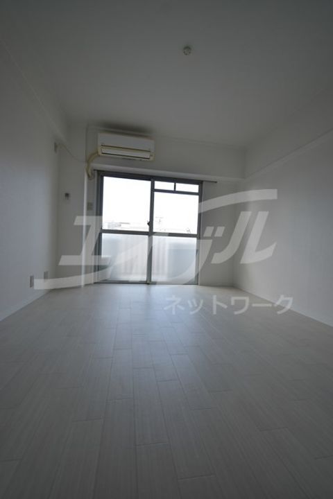 第8東昌ハイツB棟の居間