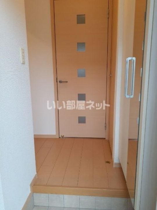 NMON Fの玄関