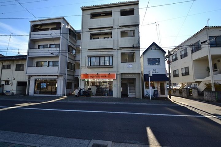 森川ビルの外観