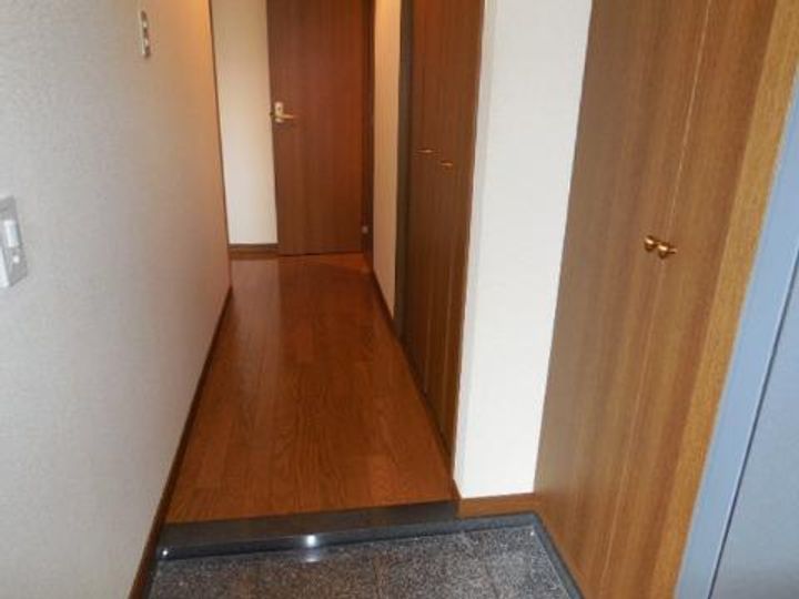 愛媛県宇和島市築地町1(マンション)の賃貸物件の玄関