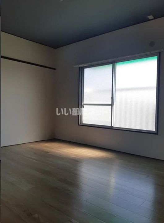 大阪府茨木市丑寅1(マンション)の賃貸物件の居間