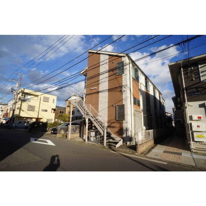 ウインズ生麦Aの外観