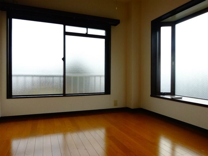 東京都府中市白糸台4(マンション)の賃貸物件の居間