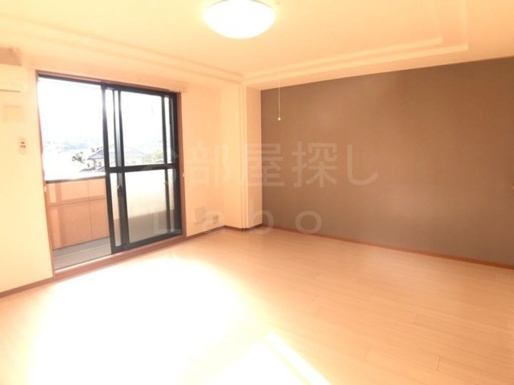 神奈川県小田原市蓮正寺(マンション)の賃貸物件の居間