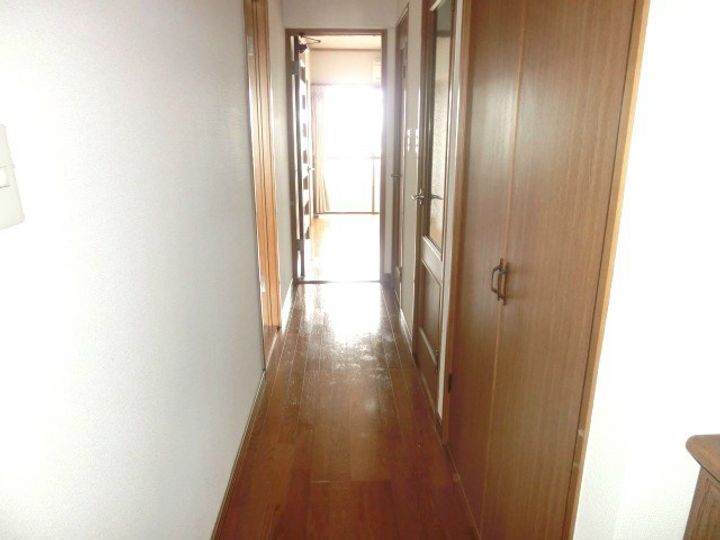 ミラクル西塚の玄関