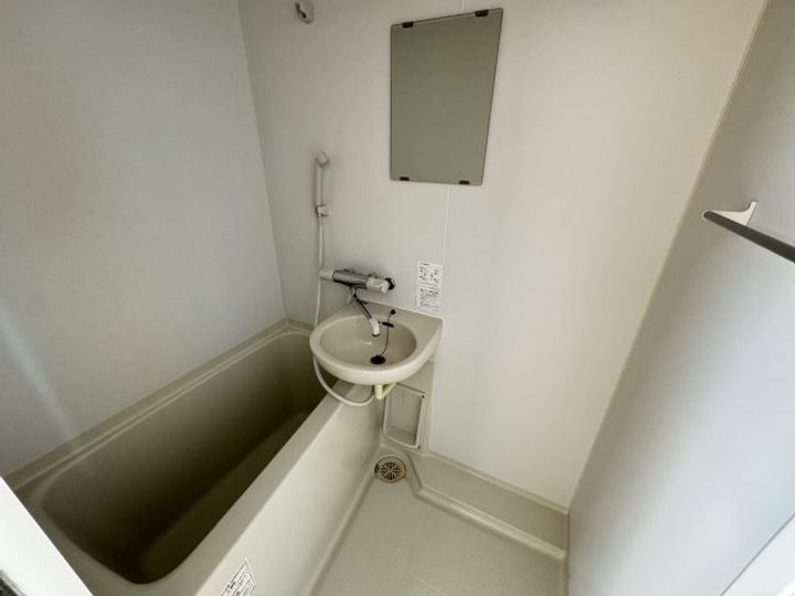 徳島県板野郡北島町高房字百庵ノ前(アパート)の賃貸物件の風呂