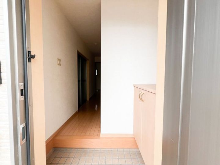 高知県高知市南久万(一戸建)の賃貸物件の玄関