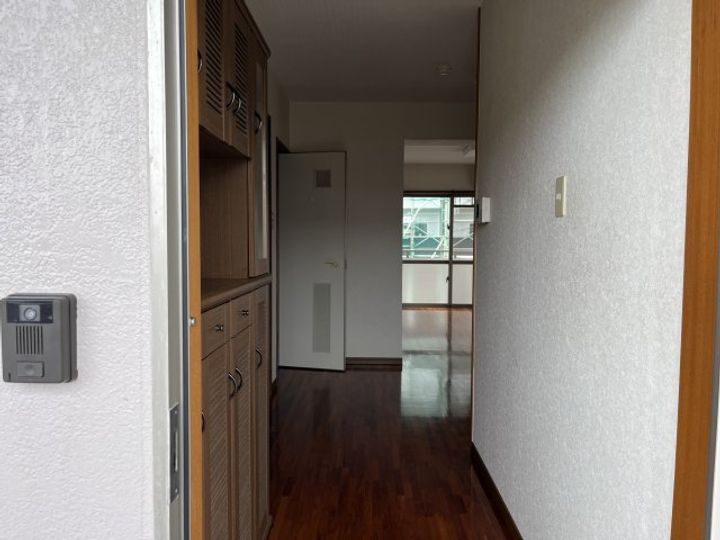 新川136の玄関