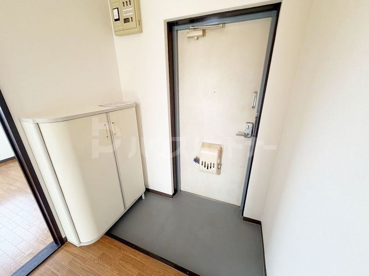 ラポールお花茶屋の玄関