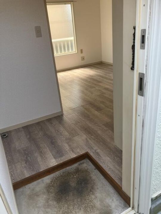 ハイツ池田の玄関