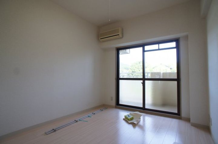 クレール加茂の居間