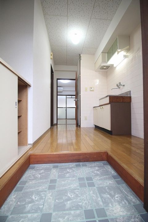 マリンハイツの玄関