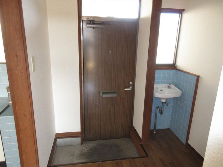 宮田ハイツの玄関