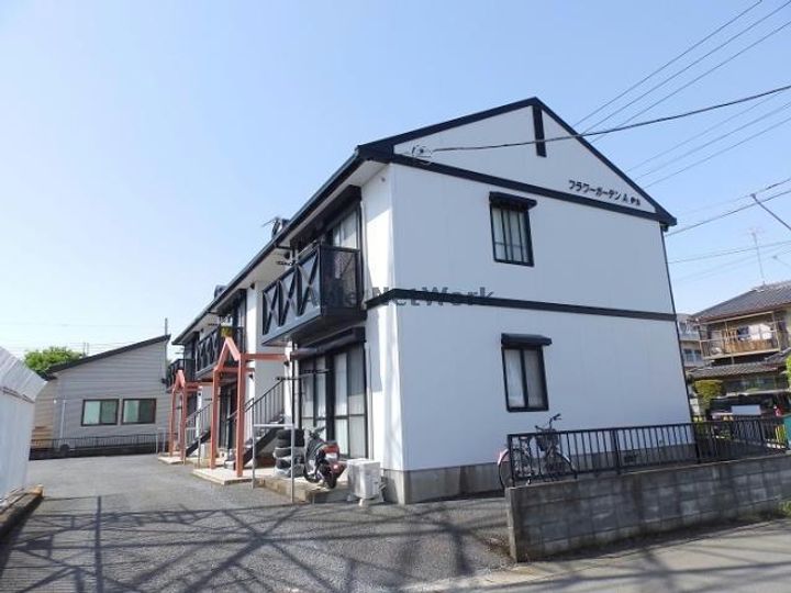 フラワーガーデンAの外観