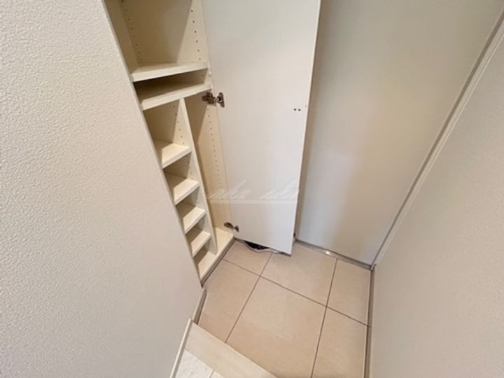 フェルクルールプレスト横浜弘明寺の玄関