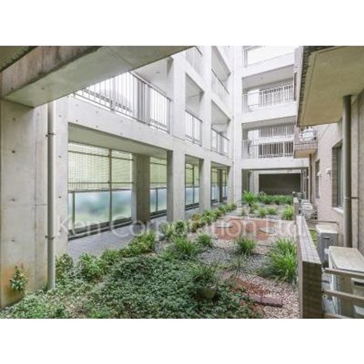 アルファスの内装