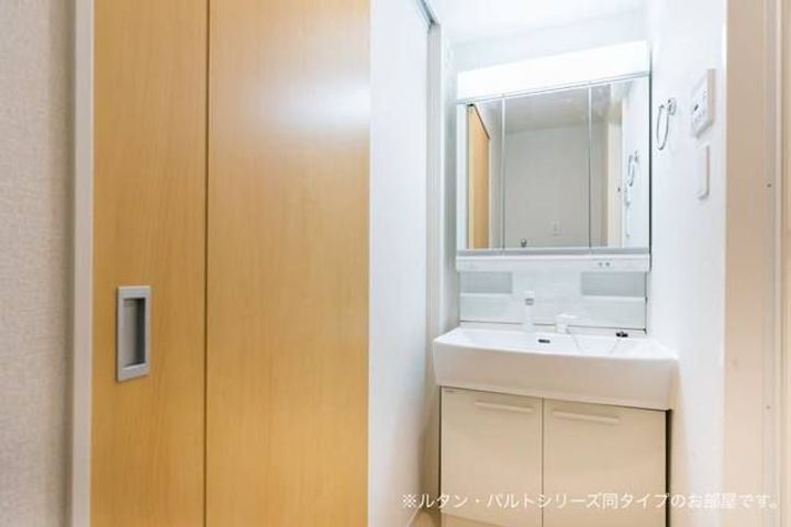 カレント(current)の内装