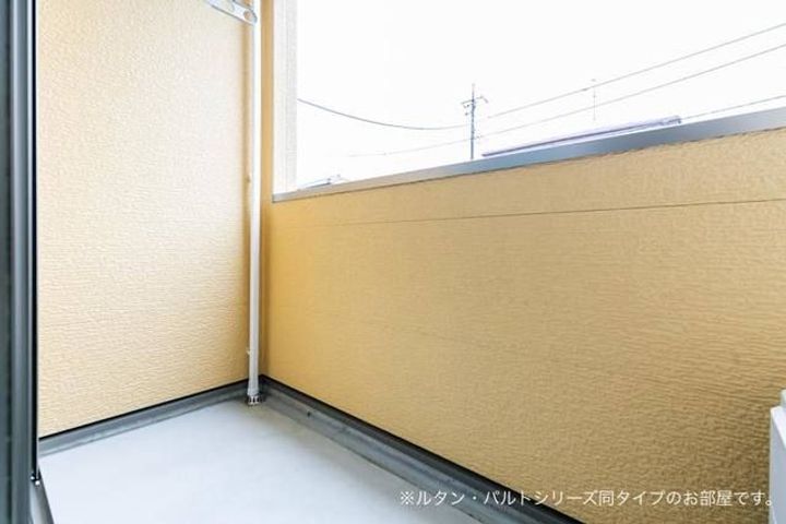 カレント(current)の内装