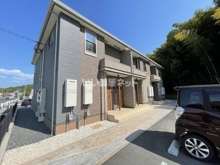 トゥジュールBの外観