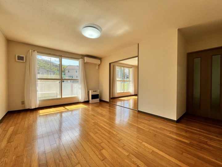 リバティ西町の居間