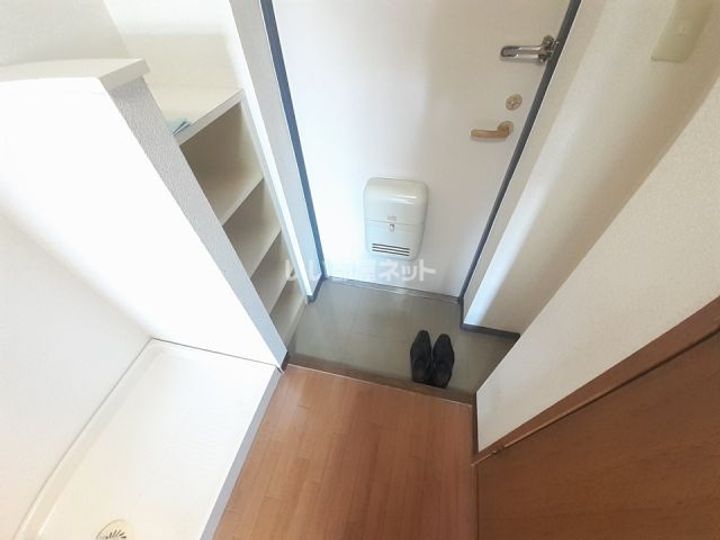 アステール鴻之台の玄関