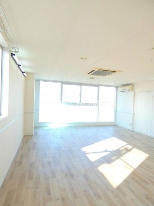 エクセル花園の内装